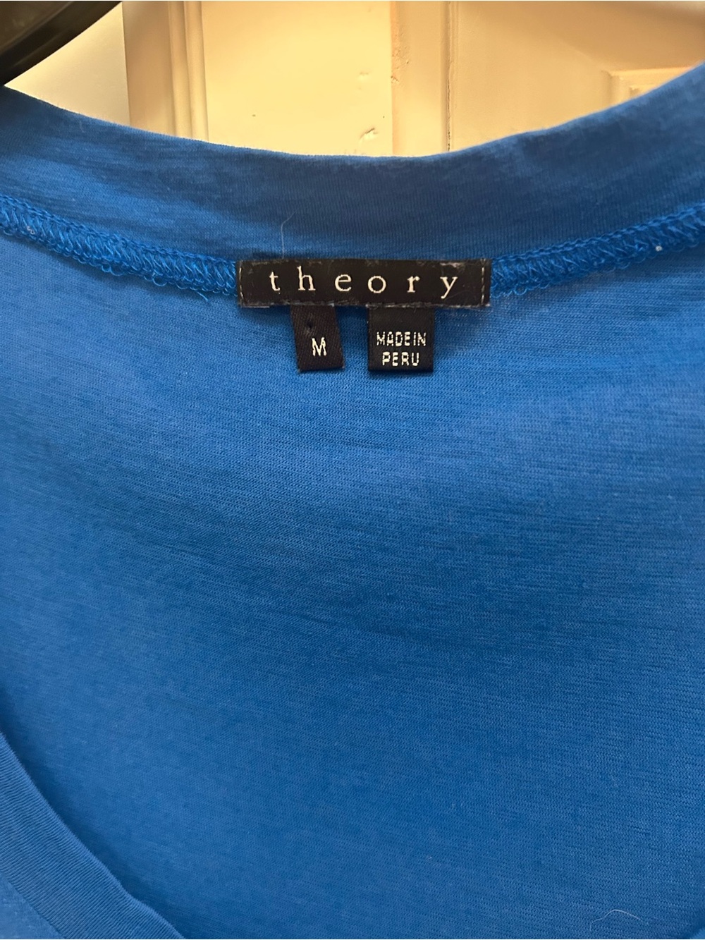 Theory Blue deep-Scoop Neck Tee with flattering cut Short Sleeves - Picture 2 of 6